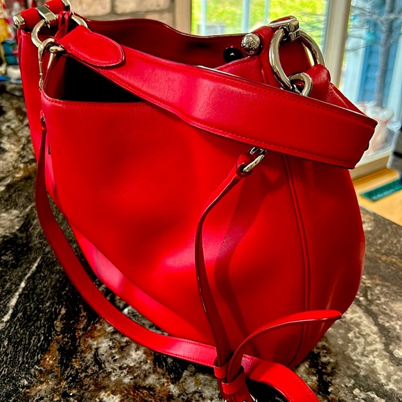 Coach bag in great condition. I got this from previous Christmas present . - Picture 2 of 7